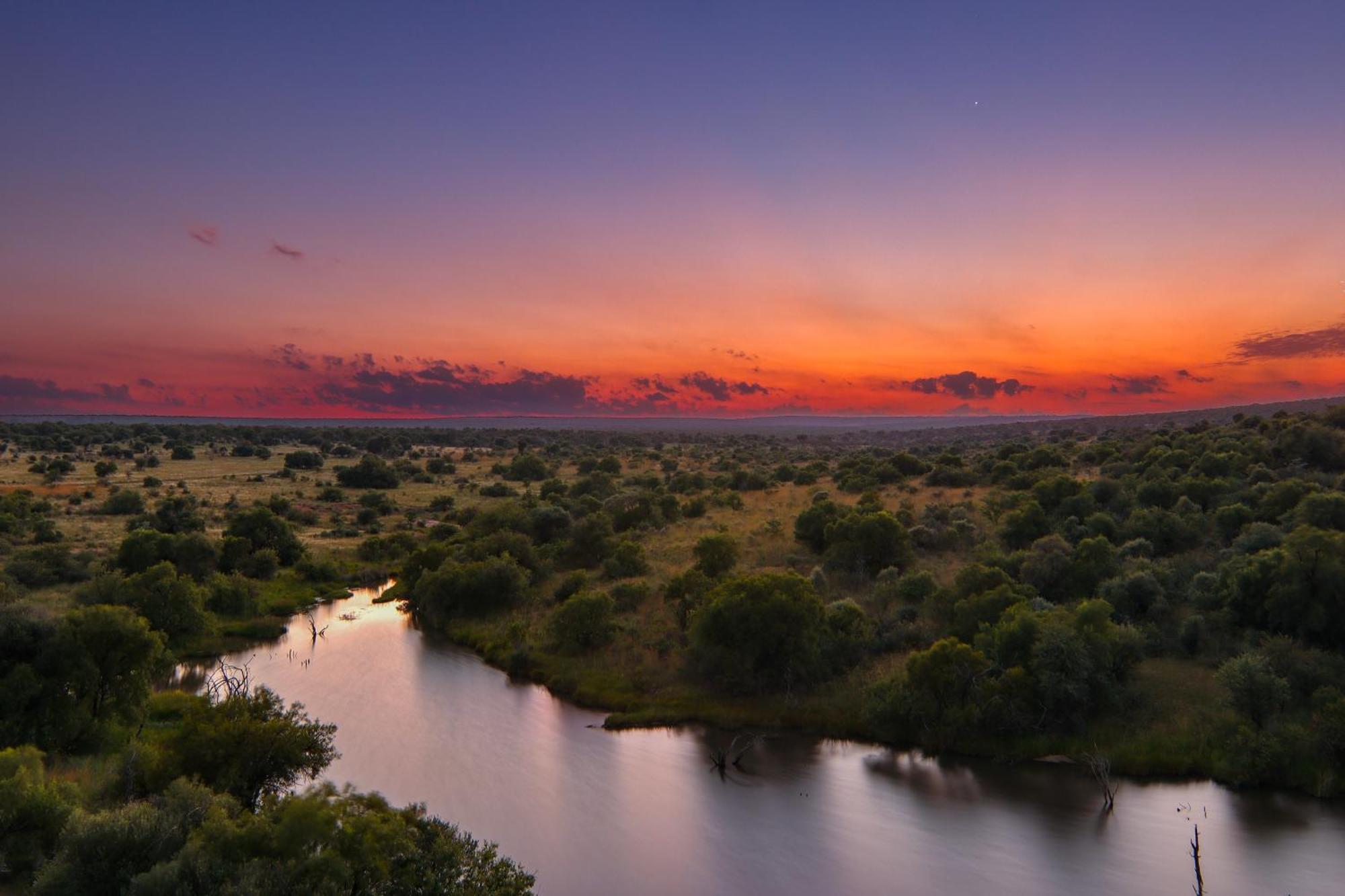 Cliffhanger Lodge Mabula Game Reserve Exterior photo